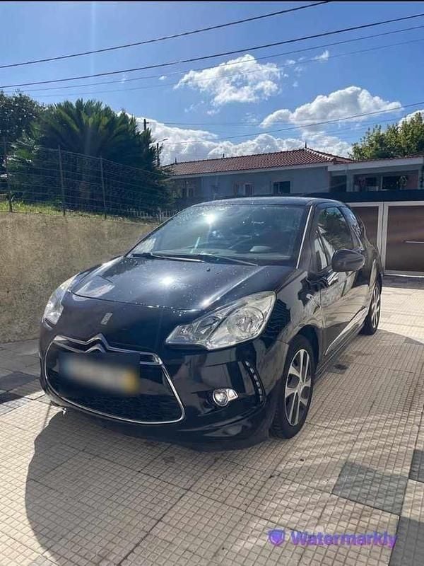 Usado Citroën DS3 68 HP (50 kW) 2012 Preto