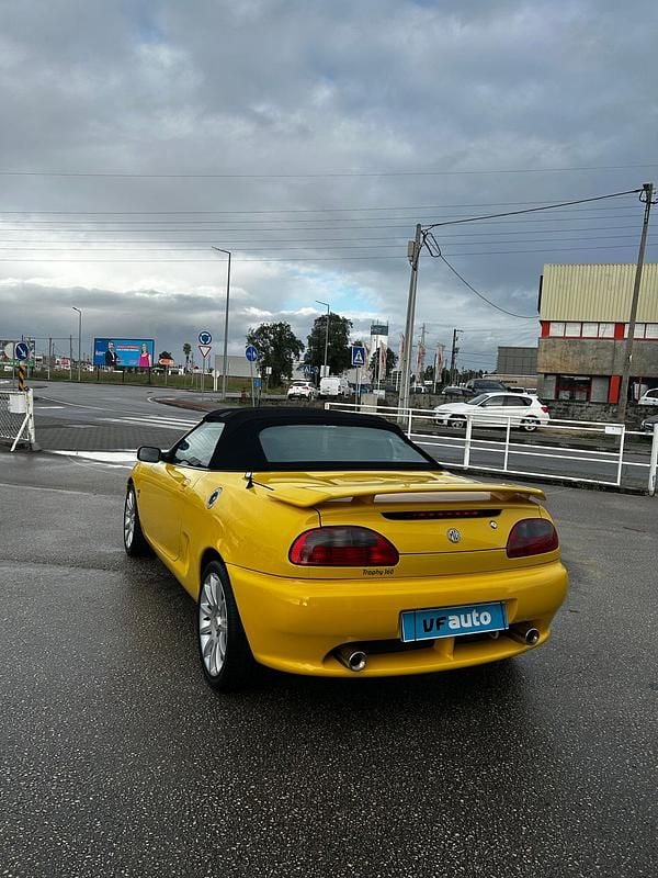 Usado MG F Trophy 160 HP (117 kW) 2001 Amarelo Cabrios