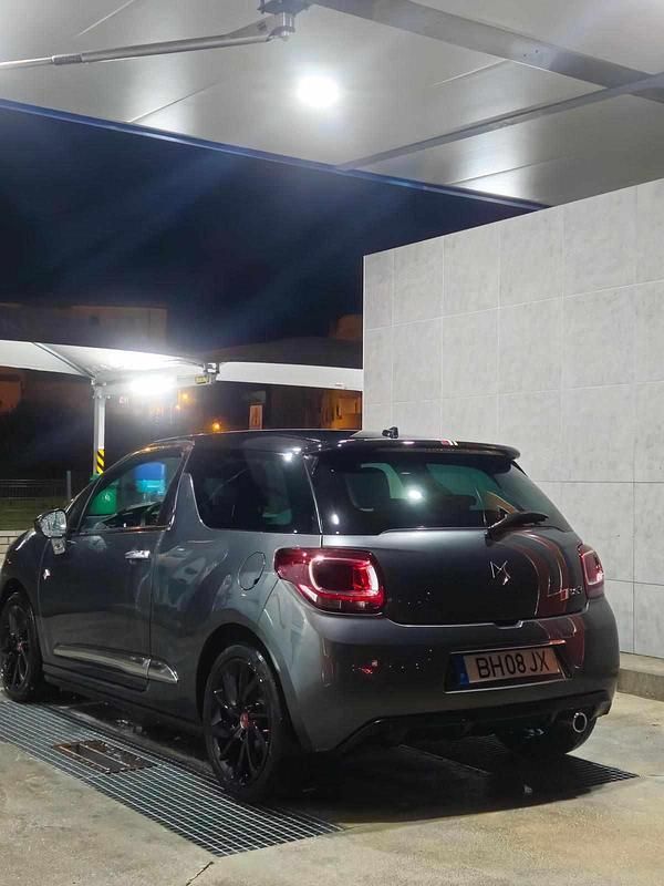 Usado DS Automobiles DS3 110 HP (80 kW) 2017 Cinzento Citadino