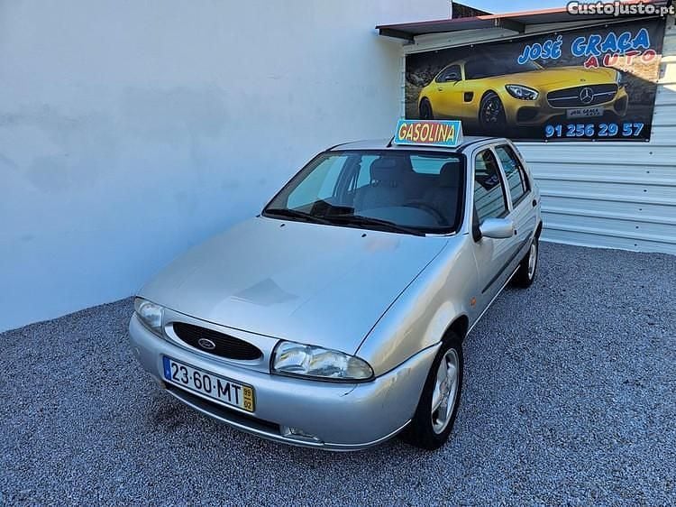 Cinza Usado 1999 Ford Fiesta | € 1.250 - Imagem 1/1