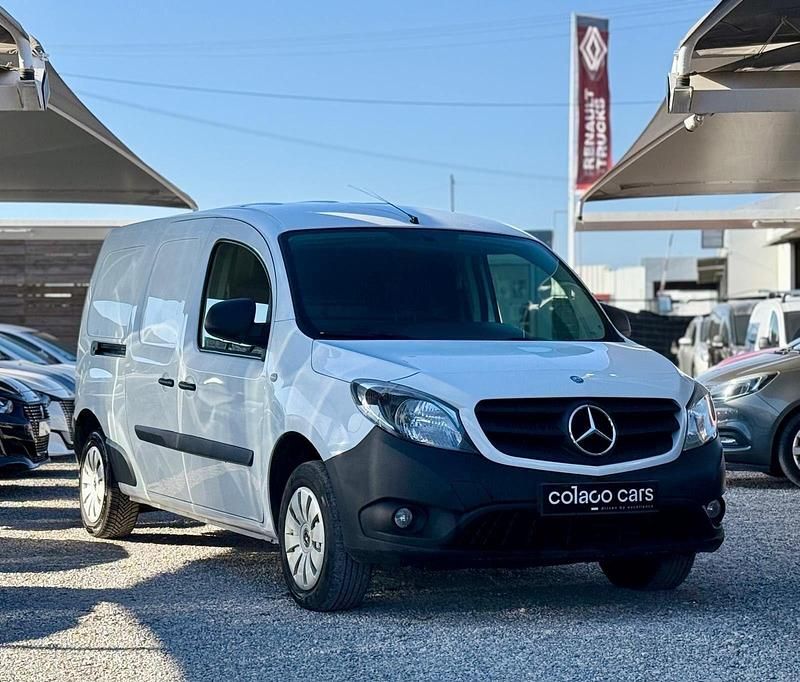 Usado Mercedes Vito 88 HP (64 kW) 2019 Branco Van