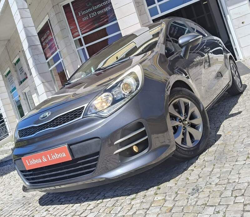 Cinzento Usado 2015 Kia Rio | € 8.980 (Bom preço) - Imagem 1/4