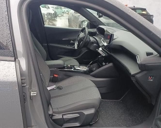 Usado Peugeot e-2008 Allure 114 kW (156 HP) 2024 Cinzento SUV