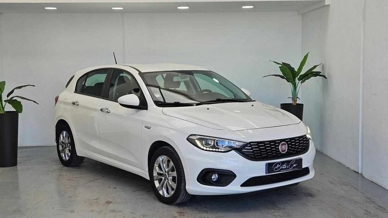 Branco Usado 2019 Fiat Tipo Citadino | € 12.990 (Preço justo) - Imagem 1/4