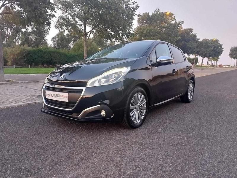 Preto Usado 2017 Peugeot 208 Citadino | € 11.950 (Preço justo) - Imagem 1/4