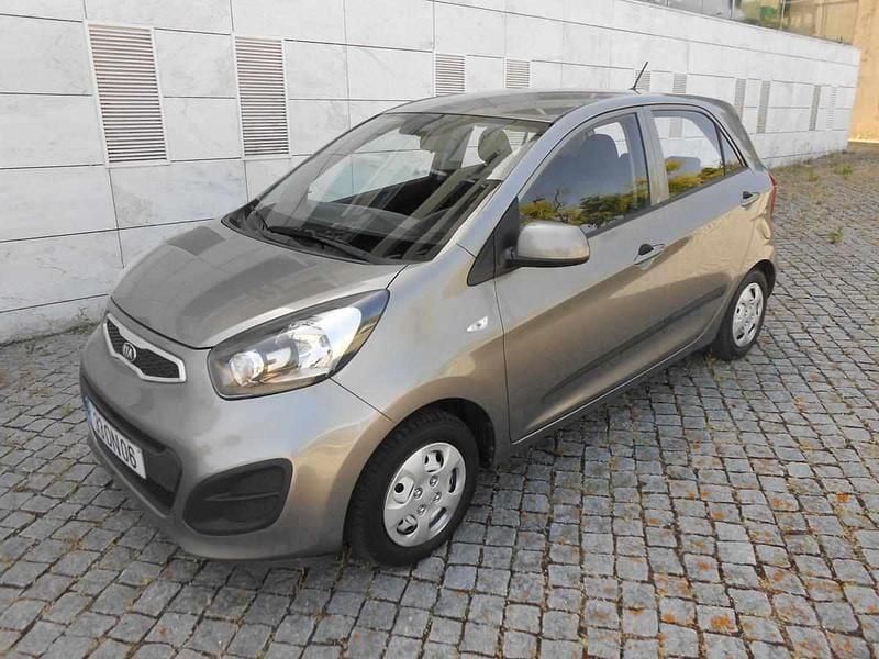 Cinzento Usado 2014 Kia Picanto Citadino | € 6.750 - Imagem 1/4