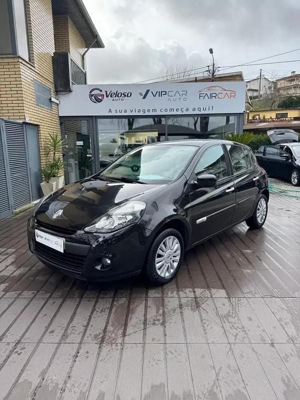 Usado Renault Clio II Dynamique 68 HP (50 kW) 2010 Preto