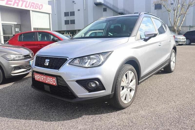 Cinzento Usado 2021 Seat Arona SUV | € 15.900 (Preço justo) - Imagem 1/4