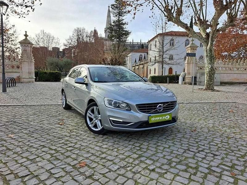 Usado Volvo V60 190 HP (139 kW) 2017 Cinzento Carrinha