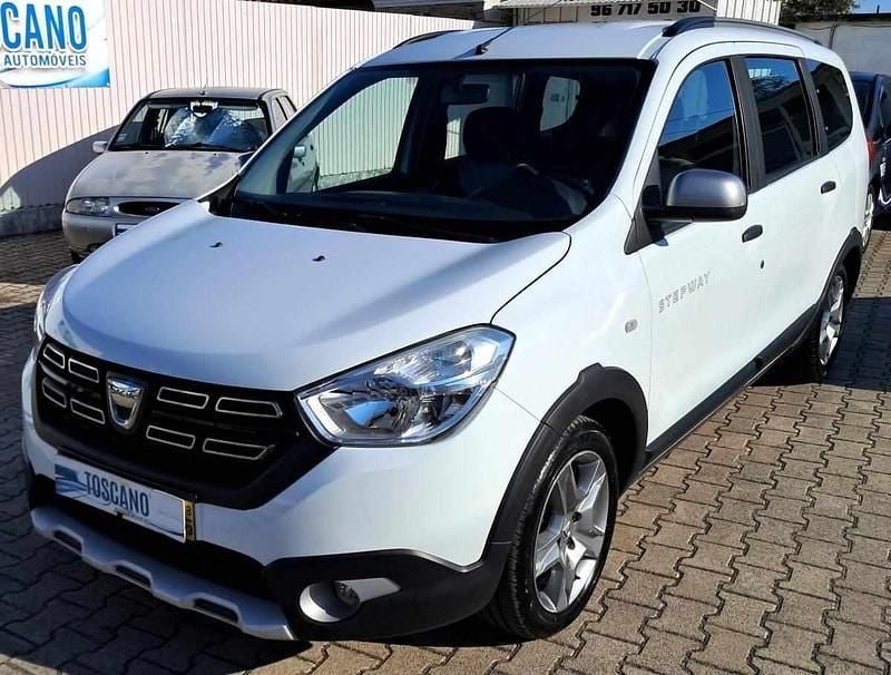 Branco Usado 2018 Dacia Lodgy Monovolume | € 13.450 (Preço justo) - Imagem 1/4