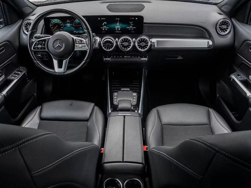 Usado Mercedes EQB250 Progressive 139 kW (190 HP) 2022 Preto SUV