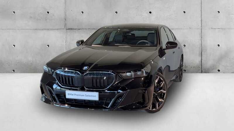 Preto sapphire metalizada Usado 2023 BMW i5 Shadowline Sedan | € 60.900 (Preço justo) - Imagem 1/4