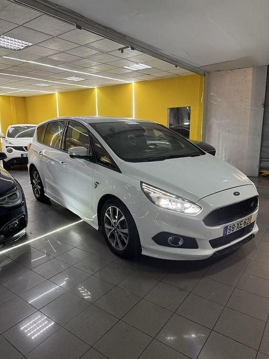 Usado Ford S-MAX S 150 HP (110 kW) 2019 Monovolume