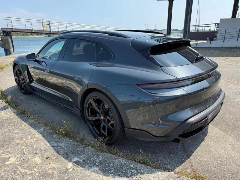 Usado Porsche Taycan 350 kW (476 HP) 2024 Outra Sedan