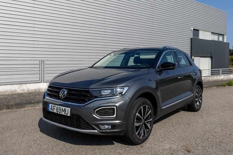 Cinzento Usado 2021 VW T-Roc SUV | € 23.500 (Preço justo) - Imagem 1/4