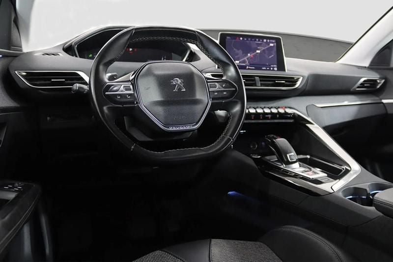 Usado Peugeot 3008 Allure 130 HP (95 kW) 2018 Cinza SUV