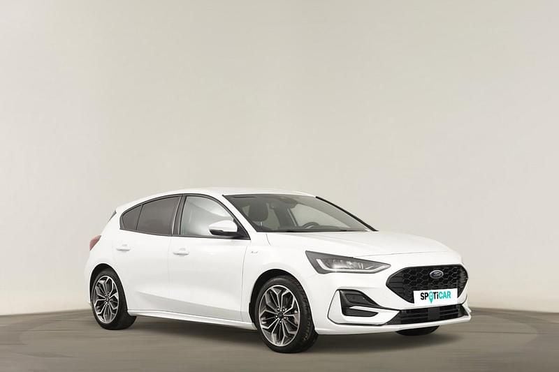 Branco Usado 2023 Ford Focus ST-Line X | € 21.490 (Preço justo) - Imagem 1/4