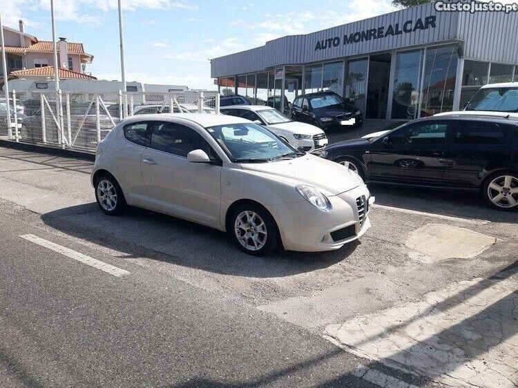 Branco Usado 2013 Alfa Romeo MiTo Distinctive Citadino | € 8.900 (Preço elevado) - Imagem 1/1