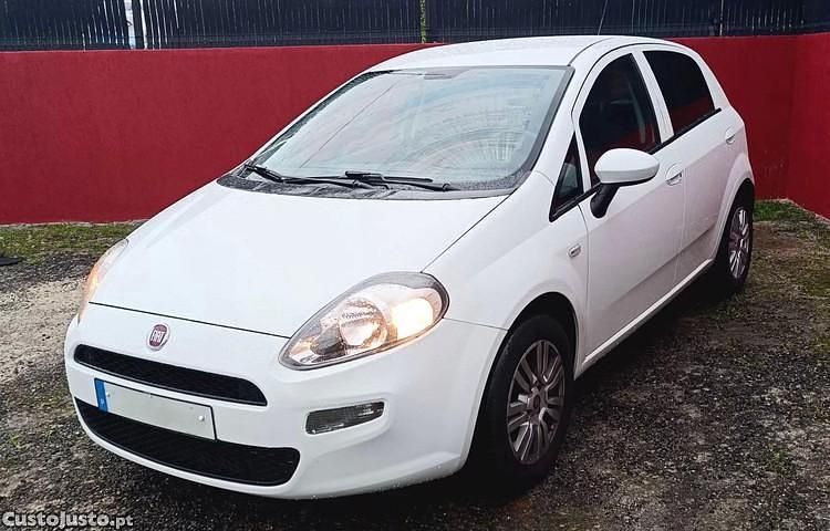 Branco Usado 2018 Fiat Punto Easy Citadino | € 8.750 (Preço justo) - Imagem 1/1