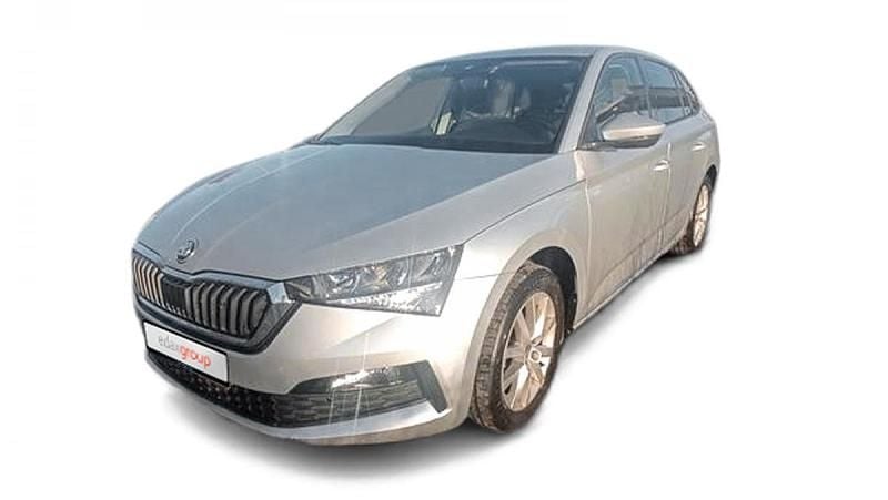 Cinza Usado 2022 Skoda Scala Ambition Citadino | € 12.990 (Preço elevado) - Imagem 1/4