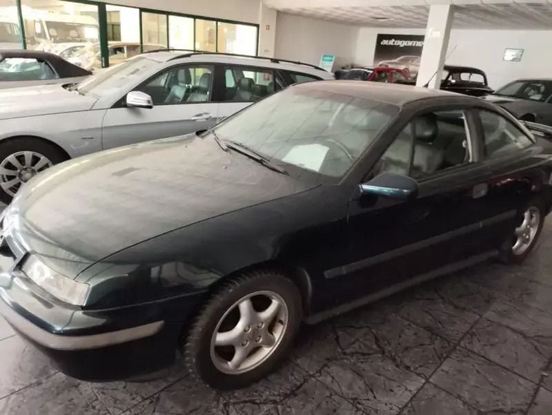 Usado Opel Calibra 150 HP (110 kW) 1995 Verde Coupé