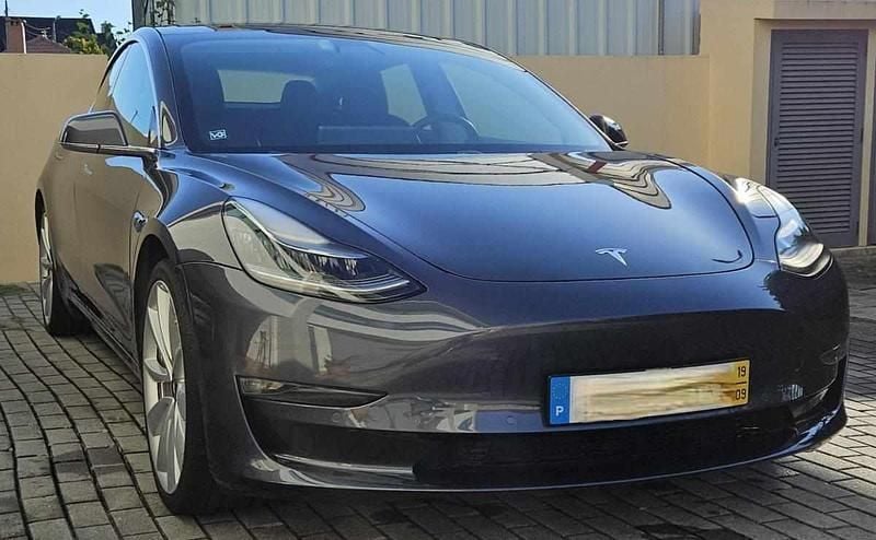 Cinzento Usado 2019 Tesla Model 3 Performance Sedan | € 25.500 (Preço justo) - Imagem 1/4