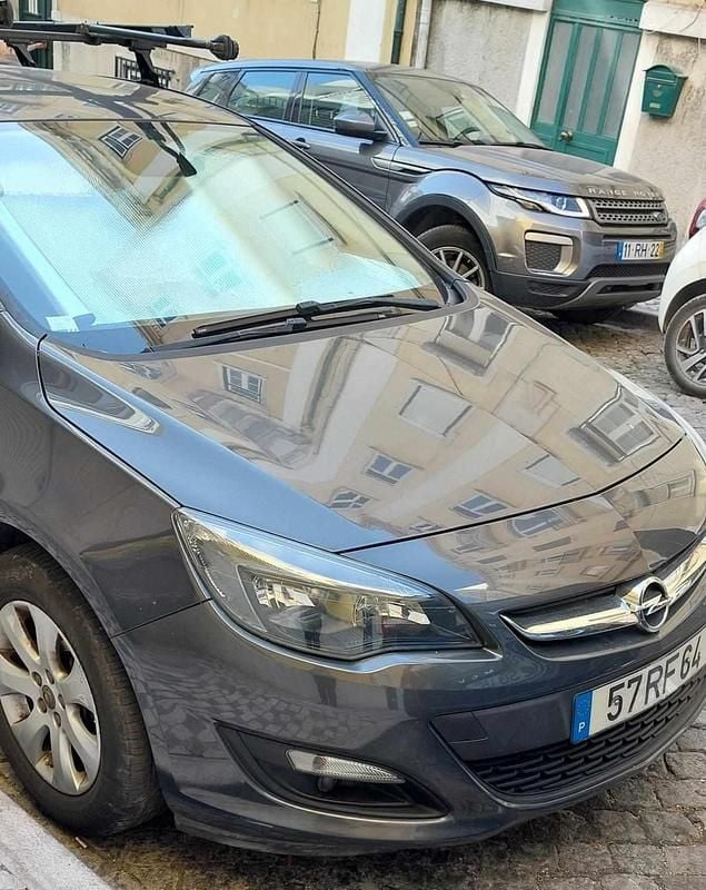 Cinzento Usado 2016 Opel Astra Citadino | € 12.900 (Preço justo) - Imagem 1/4