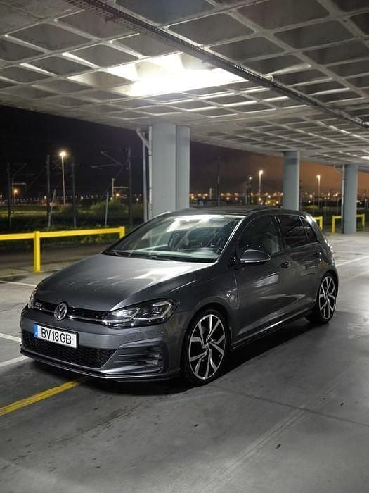 Usado 2017 VW Golf VII GTD Sedan | € 25.700 (Caro) - Imagem 1/4
