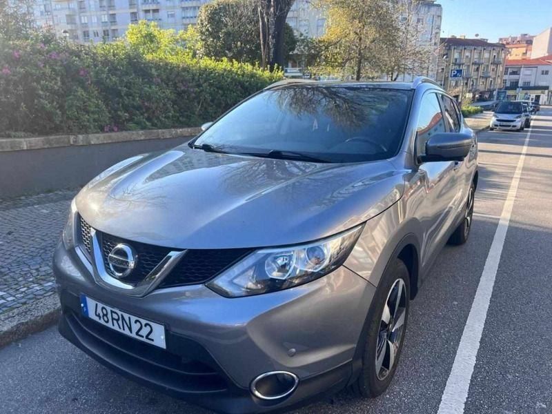 Cinzento Usado 2016 Nissan Qashqai SUV | € 15.900 (Preço justo) - Imagem 1/4