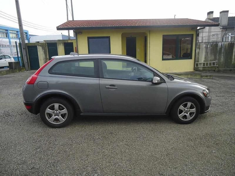 Usado Volvo C30 110 HP (80 kW) 2007 Cinzento Citadino