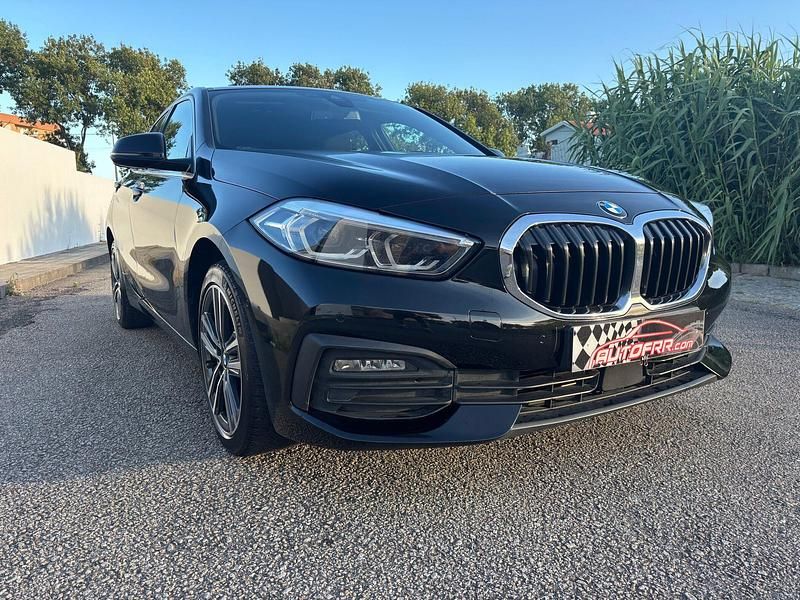 Preto Usado 2020 BMW 116 Sport Line Citadino | € 18.900 (Preço justo) - Imagem 1/4