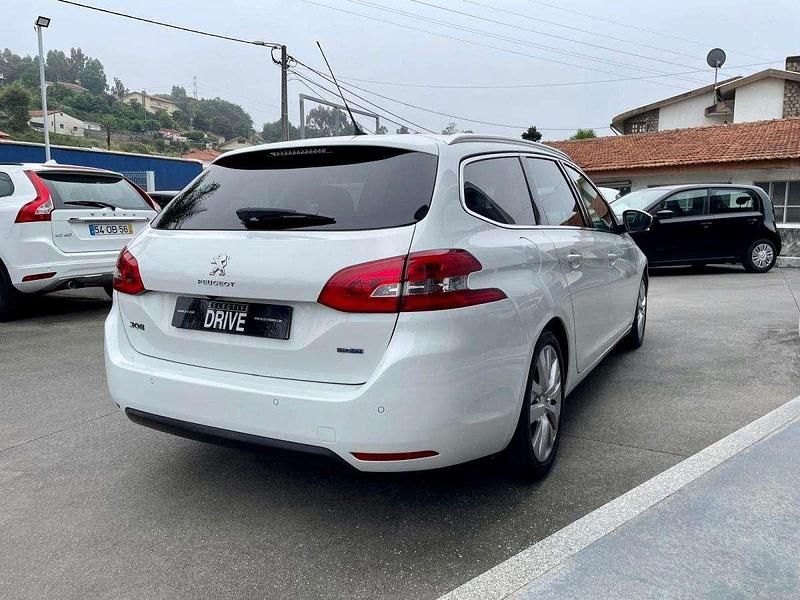 Usado Peugeot 308 Allure 120 HP (88 kW) 2015 Branco Carrinha