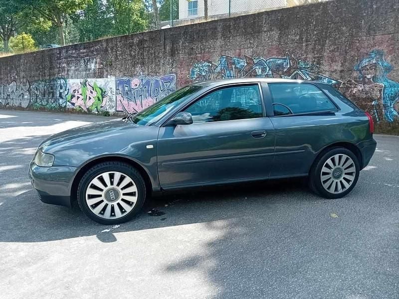 Cinzento Usado 2001 Audi A3 | € 4.000 (Super Preço) - Imagem 1/4