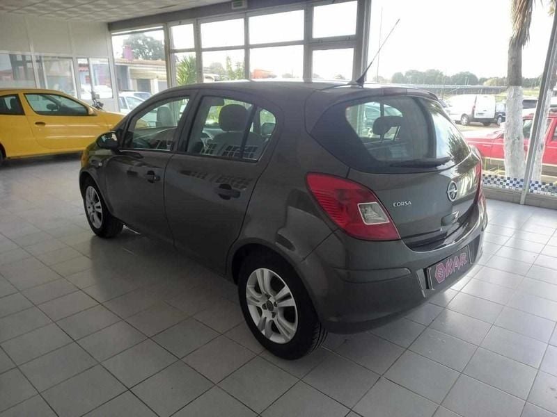 Usado Opel Corsa 86 HP (63 kW) 2014 Cinzento Citadino