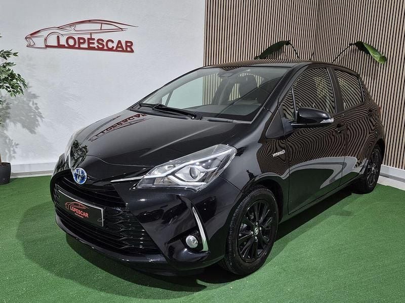 Usado 2017 Toyota Yaris Hybrid Sedan | € 14.750 (Preço justo) - Imagem 1/4