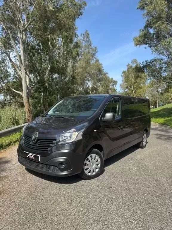 Preto Usado 2018 Renault Trafic Monovolume | € 14.000 - Imagem 1/4