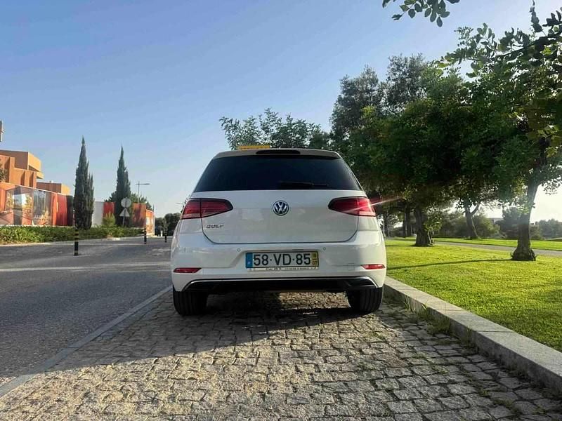 Usado VW Golf VII 116 HP (85 kW) 2018 Branco Citadino