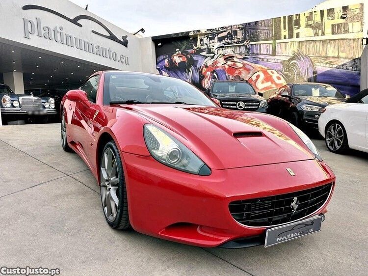 Vermelho Usado 2016 Ferrari California Coupé | € 129.950 - Imagem 1/1