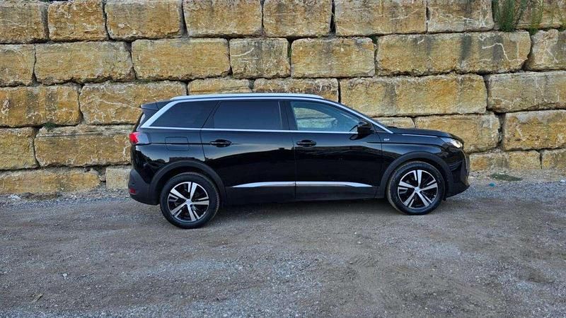 Usado Peugeot 5008 GT 130 HP (95 kW) 2021 Preto Monovolume
