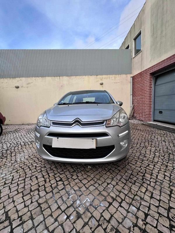 Cinzento Usado 2016 Citroën C3 PureTech Citadino | € 5.750 (Super Preço) - Imagem 1/4
