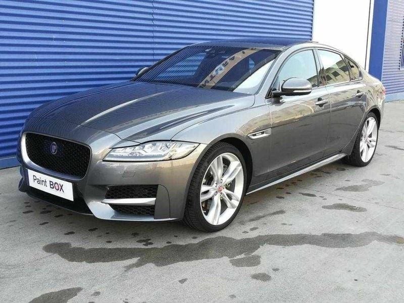 Cinza Usado 2016 Jaguar XF R-Sport Sedan | € 84.500 - Imagem 1/4