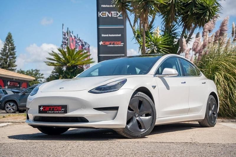 Branco Usado 2019 Tesla Model 3 Standard Range Sedan | € 22.790 (Preço justo) - Imagem 1/4