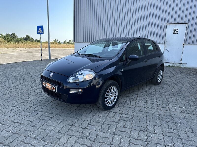 Azul Usado 2016 Fiat Punto Easy Citadino | € 7.750 - Imagem 1/4