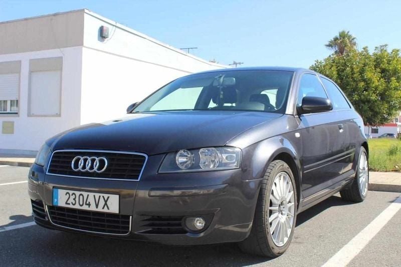 Cinzento Usado 2004 Audi A3 Coupé | € 4.750 (Bom preço) - Imagem 1/4