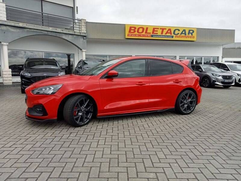 Vermelho Usado 2021 Ford Focus ST Coupé | € 38.000 - Imagem 1/4