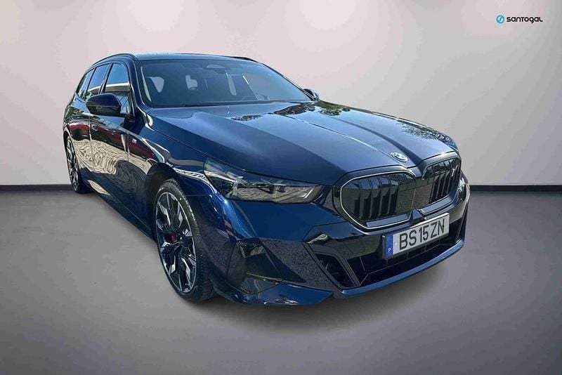 Azul Usado 2025 BMW i5 Comfort Edition Sedan | € 73.390 - Imagem 1/4