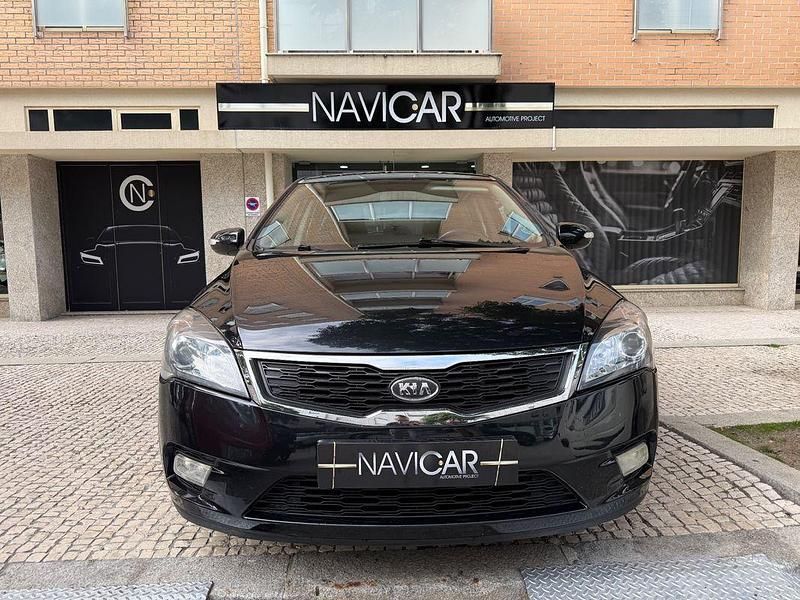 Preto Usado 2010 Kia Ceed LX | € 7.750 (Preço justo) - Imagem 1/4