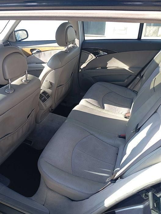 Usado 2004 Mercedes 220 Sedan | € 6.800 - Imagem 1/4
