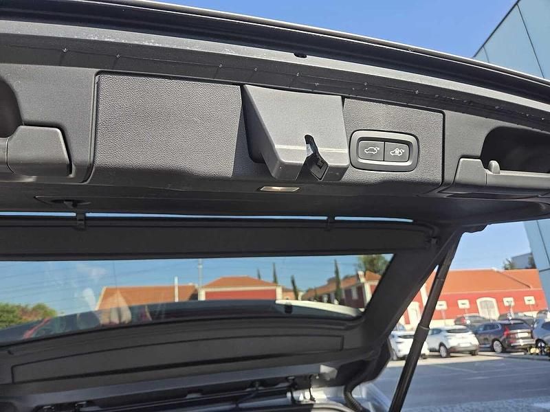 Usado Volvo XC60 349 HP (256 kW) 2024 Prateado SUV