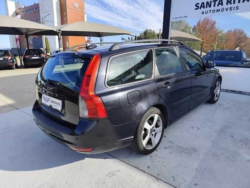 Usado Volvo V50 115 HP (84 kW) 2011 Preto Carrinha